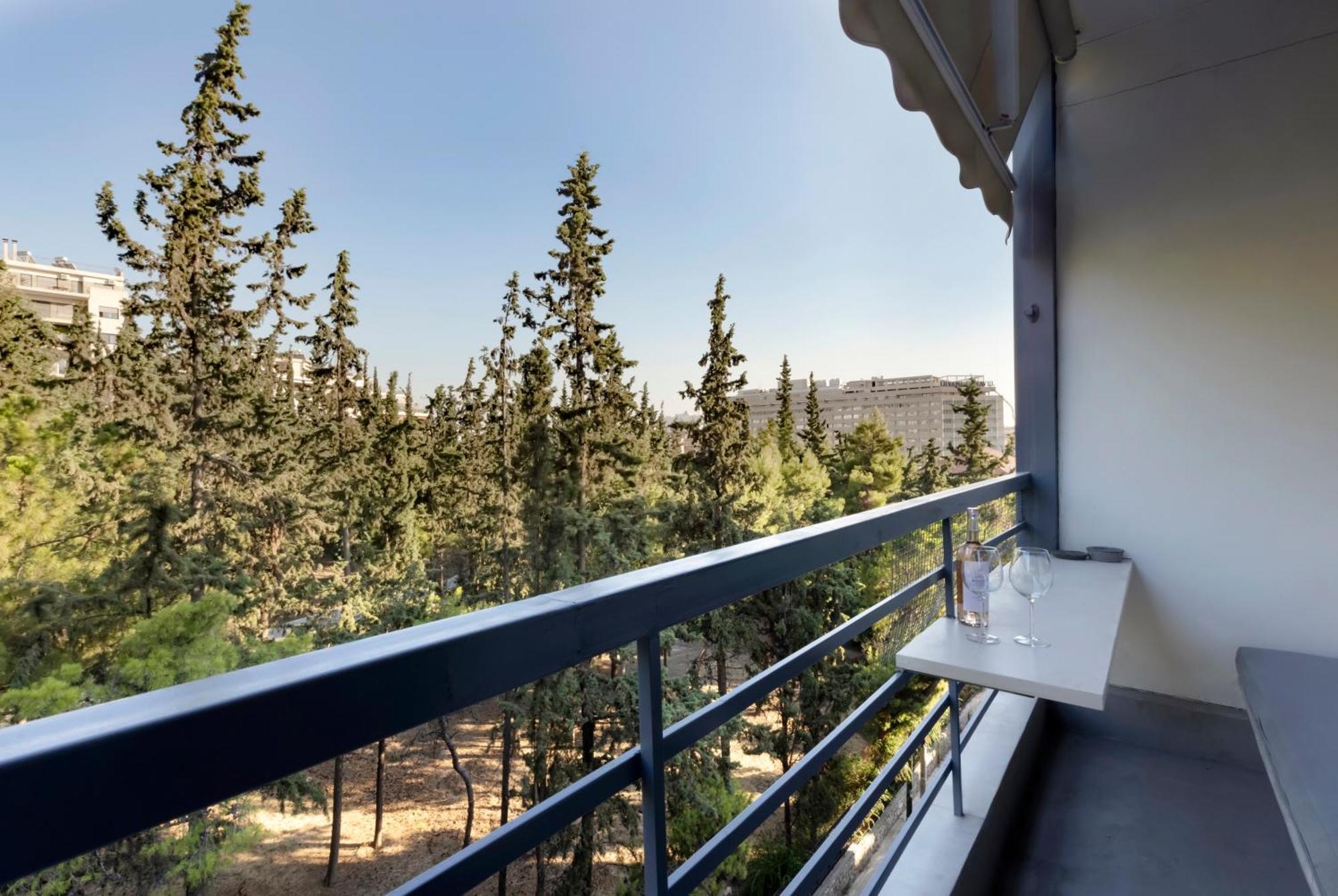 Elegant, Chic, Hip 2 Bedroom W/ Forest View In Athens! Atenas Exterior foto